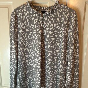 NWT Ann Taylor Grey/White w/buttons Size Large